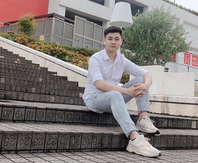 Phụ nữ hồi xuân tìm phi công