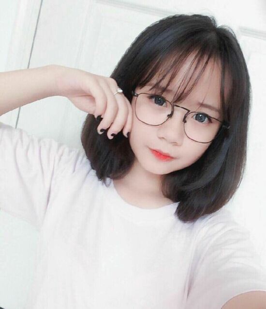 Ảnh gái xinh đeo kính cute